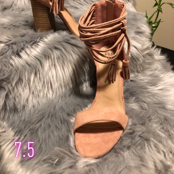 Shoes - Light pink heels